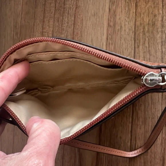 NWT - Coach Pebble Leather Small Wristlet - Picture 4 of 7